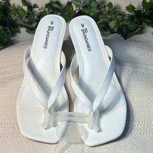 👡No Boundaries Classic Kitten Heel Flip Flops Off White Sandals